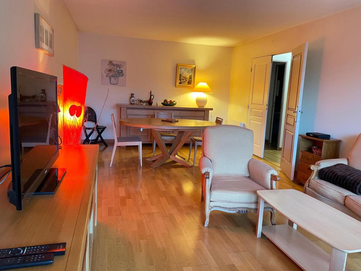 Joli Appartement A Montargis Exterior photo