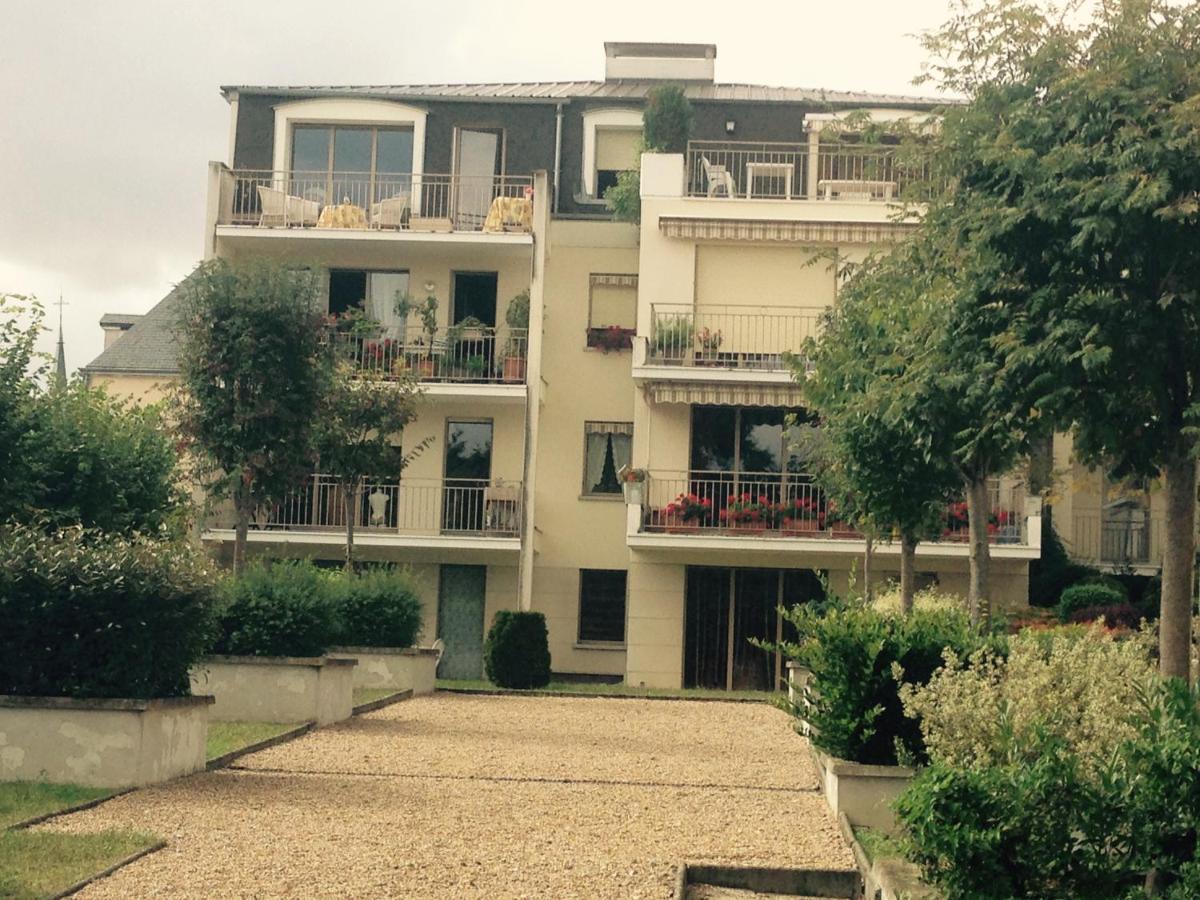Joli Appartement A Montargis Exterior photo